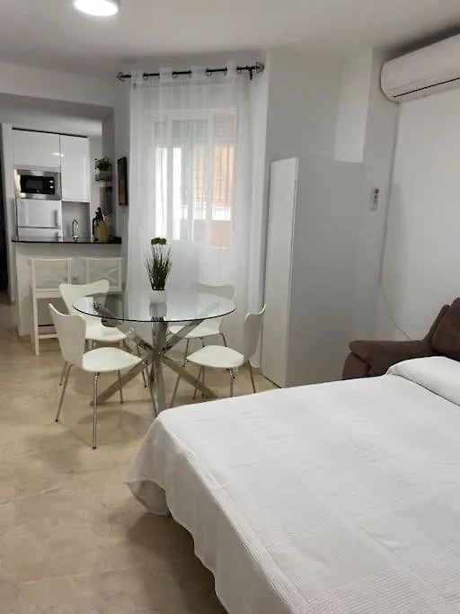 Beach And City Apartment A 50M De La Playa Fuengirola