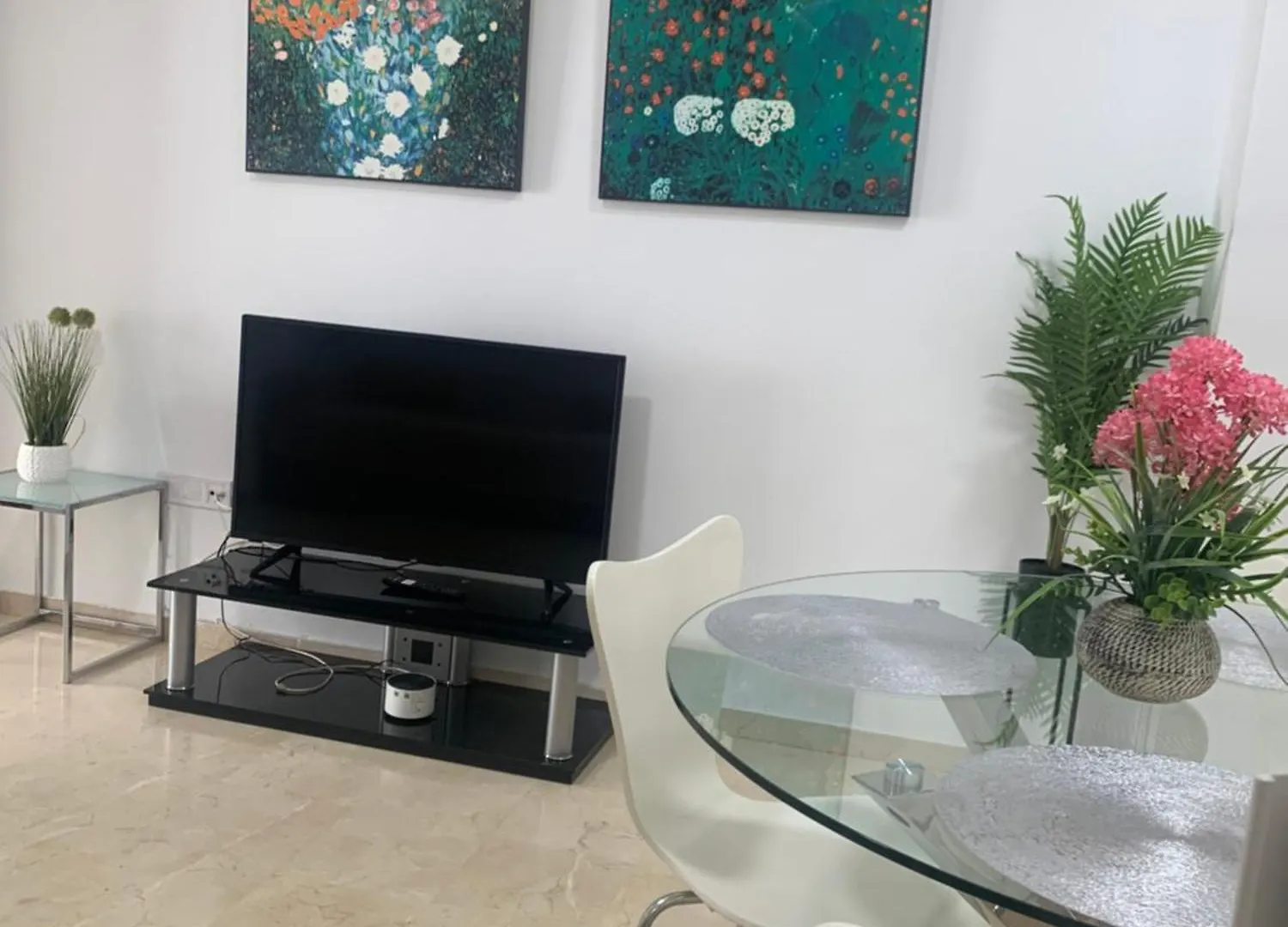 Beach And City Apartment A 50M De La Playa contacts
